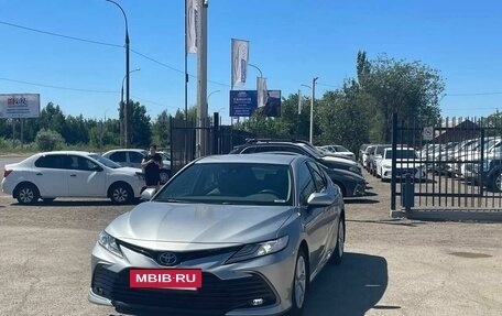 Toyota Camry, 2022 год, 3 950 000 рублей, 5 фотография