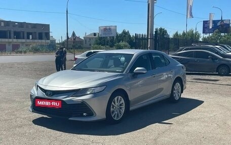 Toyota Camry, 2022 год, 3 950 000 рублей, 6 фотография