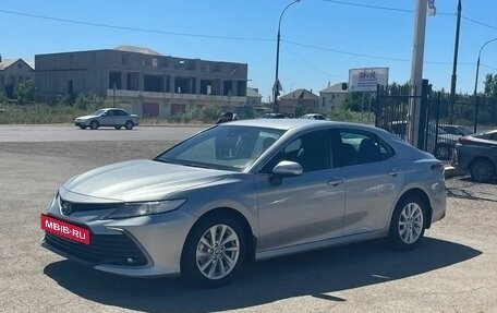 Toyota Camry, 2022 год, 3 950 000 рублей, 7 фотография