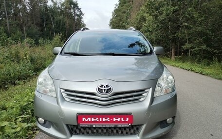 Toyota Verso I, 2011 год, 1 280 000 рублей, 2 фотография