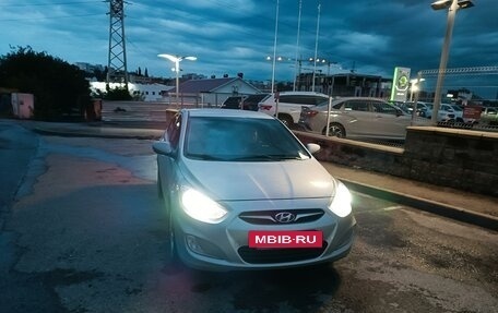 Hyundai Solaris II рестайлинг, 2011 год, 830 000 рублей, 2 фотография