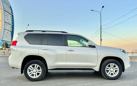 Toyota Land Cruiser Prado 150 рестайлинг 2, 2012 год, 3 000 000 рублей, 7 фотография