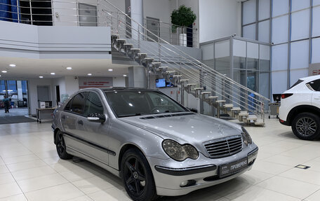 Mercedes-Benz C-Класс, 2004 год, 677 000 рублей, 3 фотография