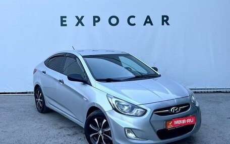 Hyundai Solaris II рестайлинг, 2013 год, 820 000 рублей, 3 фотография