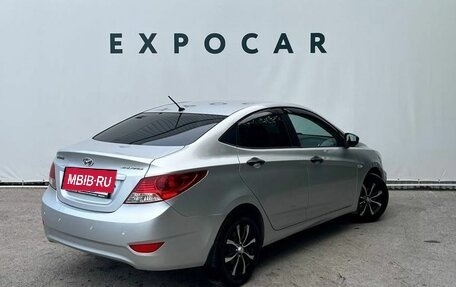 Hyundai Solaris II рестайлинг, 2013 год, 820 000 рублей, 5 фотография