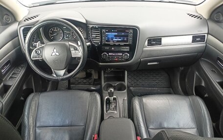 Mitsubishi Outlander III рестайлинг 3, 2012 год, 1 549 000 рублей, 8 фотография