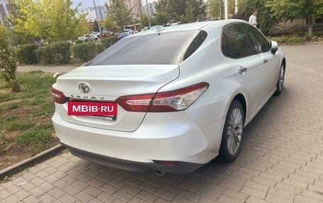 Toyota Camry, 2020 год, 2 700 000 рублей, 4 фотография