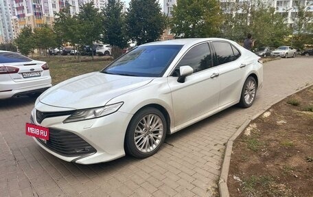 Toyota Camry, 2020 год, 2 700 000 рублей, 6 фотография