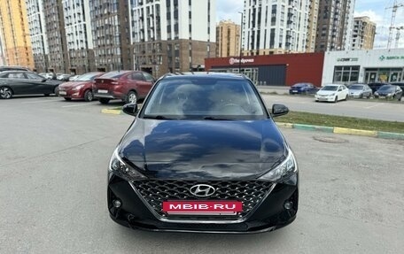 Hyundai Solaris II рестайлинг, 2021 год, 1 850 000 рублей, 2 фотография