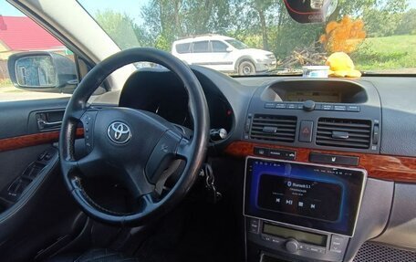 Toyota Avensis III рестайлинг, 2004 год, 750 000 рублей, 4 фотография