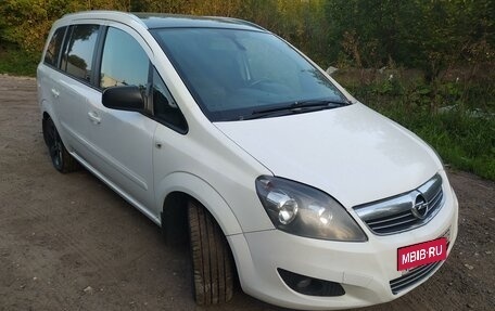 Opel Zafira B, 2013 год, 850 000 рублей, 2 фотография