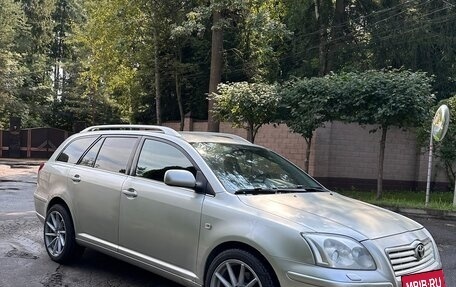 Toyota Avensis III рестайлинг, 2004 год, 980 000 рублей, 2 фотография