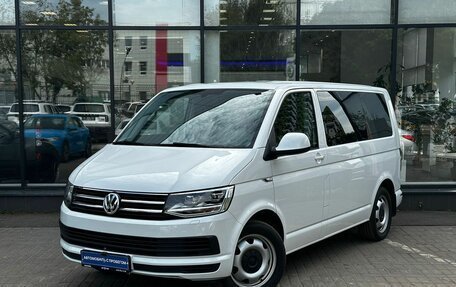 Volkswagen Multivan T6 рестайлинг, 2019 год, 4 550 000 рублей, 1 фотография