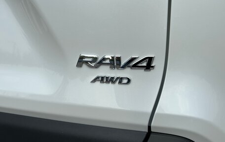 Toyota RAV4, 2024 год, 4 100 000 рублей, 9 фотография