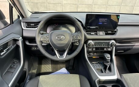 Toyota RAV4, 2024 год, 4 100 000 рублей, 13 фотография