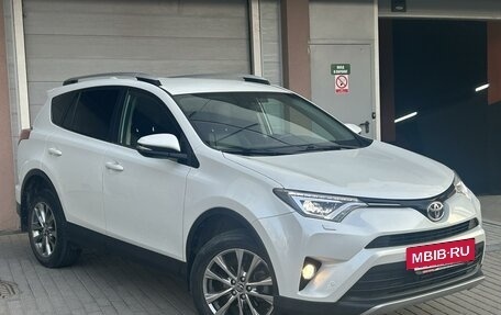 Toyota RAV4, 2018 год, 2 950 000 рублей, 4 фотография