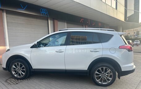 Toyota RAV4, 2018 год, 2 950 000 рублей, 14 фотография