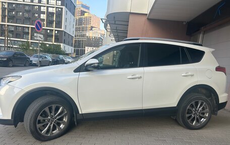 Toyota RAV4, 2018 год, 2 950 000 рублей, 13 фотография