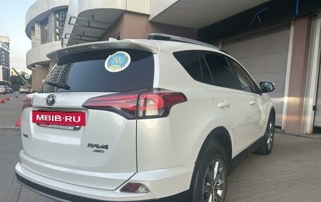 Toyota RAV4, 2018 год, 2 950 000 рублей, 11 фотография