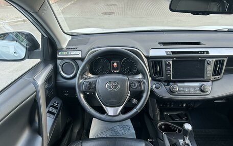 Toyota RAV4, 2018 год, 2 950 000 рублей, 18 фотография