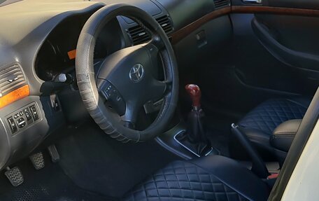 Toyota Avensis III рестайлинг, 2006 год, 950 000 рублей, 4 фотография