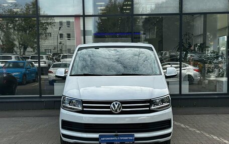 Volkswagen Multivan T6 рестайлинг, 2019 год, 4 550 000 рублей, 2 фотография