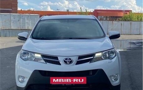 Toyota RAV4, 2015 год, 2 345 000 рублей, 2 фотография