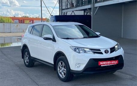 Toyota RAV4, 2015 год, 2 345 000 рублей, 3 фотография