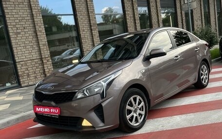 KIA Rio IV, 2021 год, 1 540 000 рублей, 3 фотография