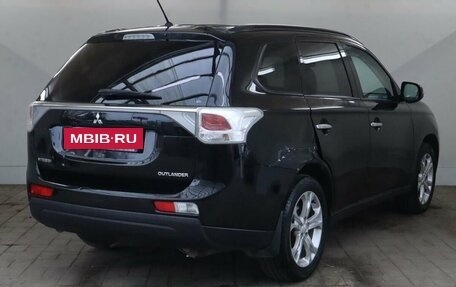 Mitsubishi Outlander III рестайлинг 3, 2013 год, 1 350 000 рублей, 4 фотография