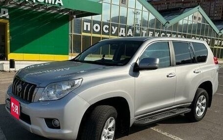 Toyota Land Cruiser Prado 150 рестайлинг 2, 2013 год, 4 760 000 рублей, 2 фотография