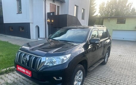 Toyota Land Cruiser Prado 150 рестайлинг 2, 2018 год, 4 100 000 рублей, 1 фотография