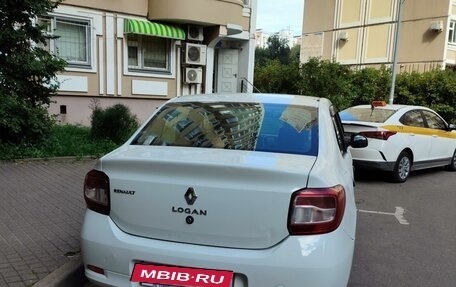 Renault Logan II, 2018 год, 800 000 рублей, 4 фотография