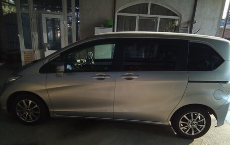 Honda Freed I, 2013 год, 1 400 000 рублей, 5 фотография