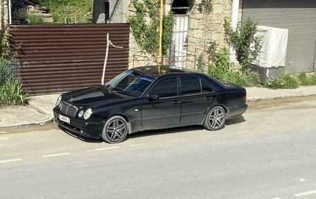 Mercedes-Benz E-Класс, 1999 год, 600 000 рублей, 10 фотография