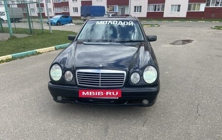 Mercedes-Benz E-Класс, 1999 год, 600 000 рублей, 9 фотография