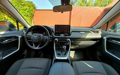 Toyota RAV4, 2019 год, 4 100 000 рублей, 18 фотография