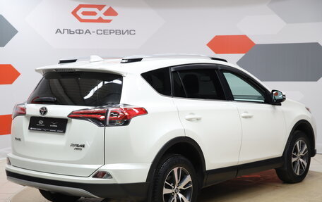 Toyota RAV4, 2018 год, 2 590 000 рублей, 6 фотография