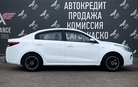 KIA Rio IV, 2018 год, 995 000 рублей, 10 фотография