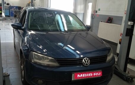 Volkswagen Jetta VI, 2014 год, 670 000 рублей, 2 фотография