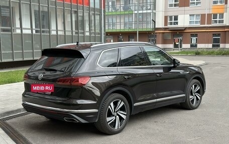 Volkswagen Touareg III, 2019 год, 6 100 000 рублей, 4 фотография