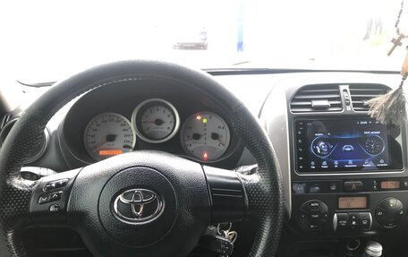 Toyota RAV4, 2005 год, 1 000 000 рублей, 10 фотография