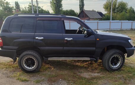 Toyota Land Cruiser 100 рестайлинг 2, 2003 год, 1 850 000 рублей, 4 фотография