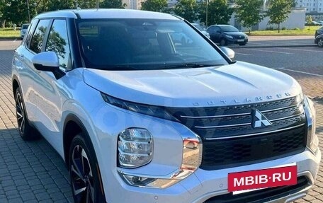 Mitsubishi Outlander, 2022 год, 4 050 000 рублей, 8 фотография