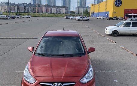 Hyundai Solaris II рестайлинг, 2013 год, 1 000 000 рублей, 4 фотография