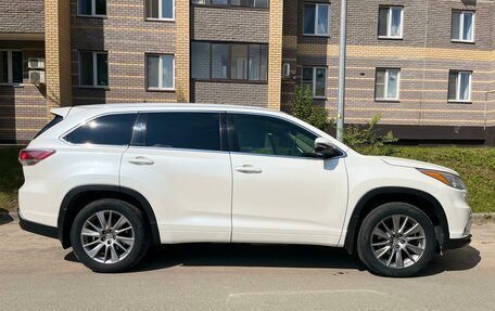 Toyota Highlander III, 2014 год, 3 333 000 рублей, 8 фотография