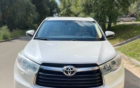 Toyota Highlander III, 2014 год, 3 333 000 рублей, 2 фотография