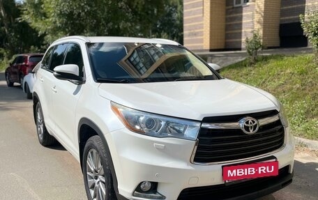 Toyota Highlander III, 2014 год, 3 333 000 рублей, 3 фотография