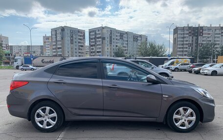 Hyundai Solaris II рестайлинг, 2012 год, 1 000 000 рублей, 2 фотография