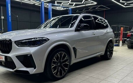 BMW X5 M, 2022 год, 13 000 000 рублей, 2 фотография